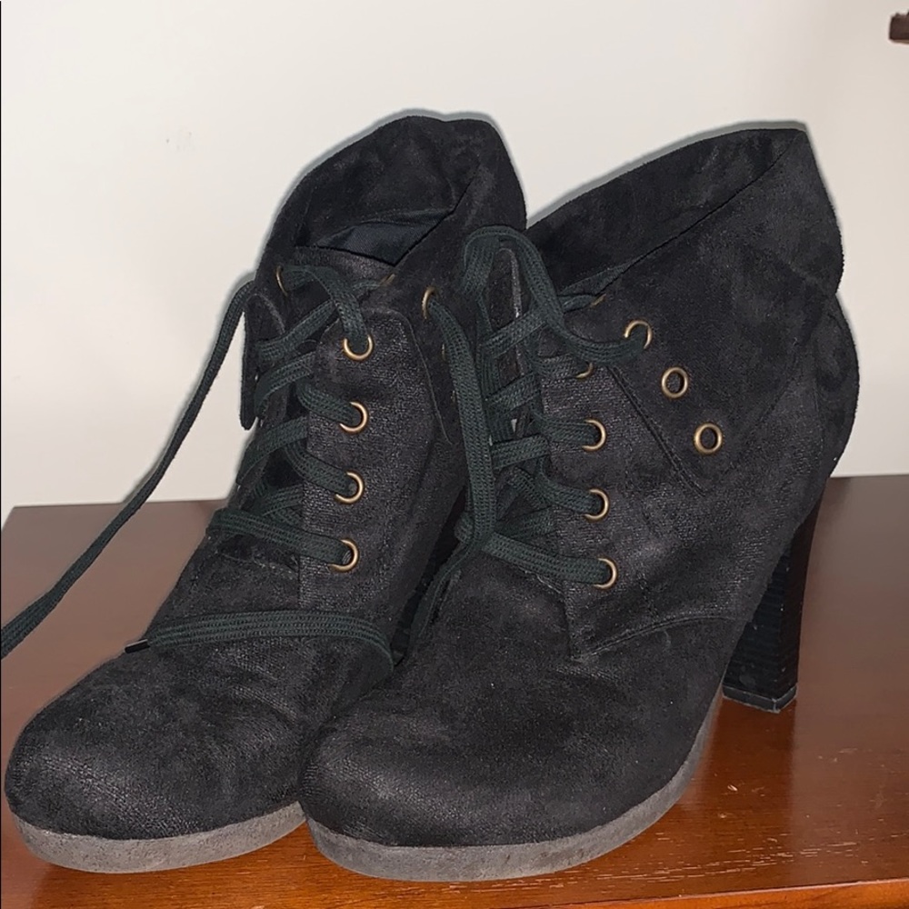 WOMANS SIZE 10 BOOTIES/ANKLE BOOTS